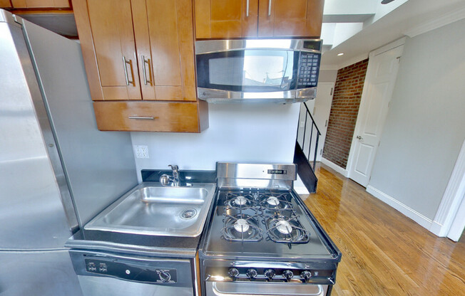 3 beds, 1 bath, $7,295, Unit 6B