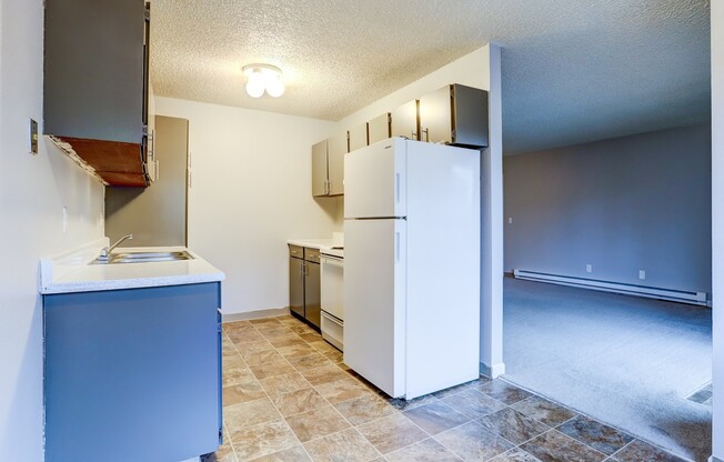 2 beds, 1 bath, 836 sqft, $1,495, Unit 37