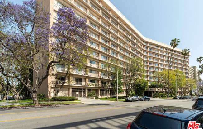 1 bed, 2 baths, 712 sqft, $3,600, Unit 518