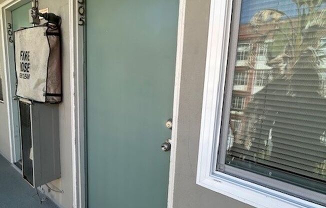 *** Comfortable, cozy 1-bdr right at downtown Shattuck Ave.