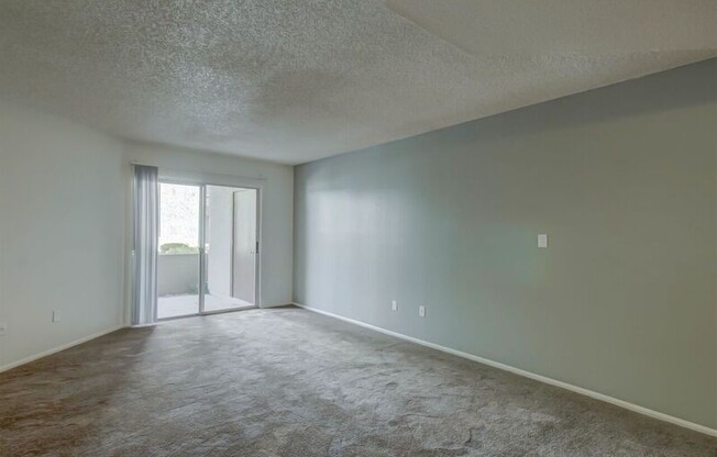 2 beds, 2 baths, 984 sqft, $1,450, Unit 209