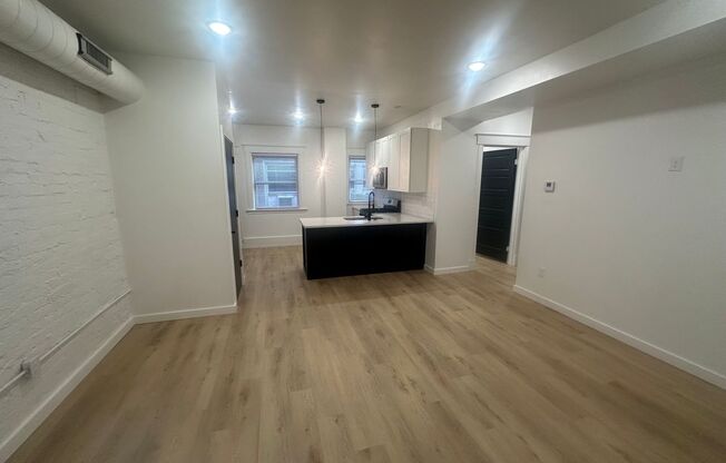 301-305 W Benson St
