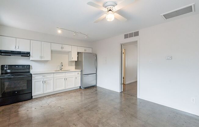 1 bed, 1 bath, $999, Unit # 3