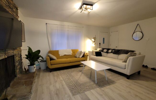 4 Bed/2 Bath w/ Huge Basement Minutes from Kennesaw State University!!