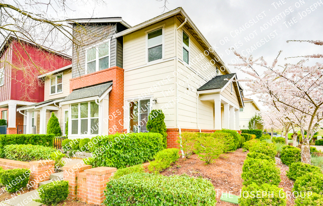 1373 NE PARK DR