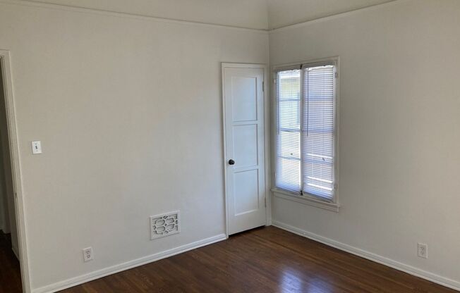 1 bed, 1 bath, 800 sqft, $1,895, Unit 905