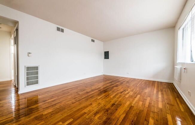 7834 S Coles