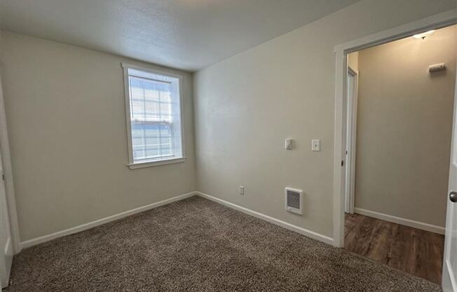 2 beds, 1 bath, 900 sqft, $1,550