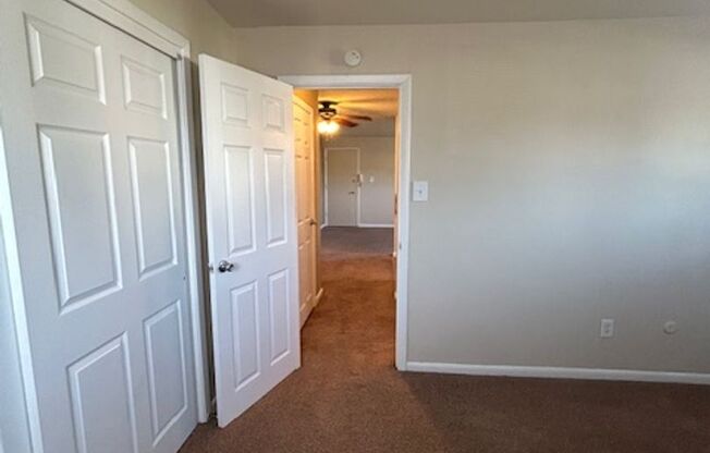 1 bed, 1 bath, 550 sqft, $1,220, Unit F09