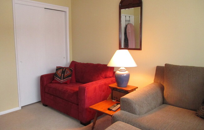 2 beds, 1 bath, $1,925, Unit Unit 102