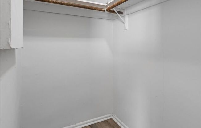 1 bed, 1 bath, $1,825, Unit # 2V