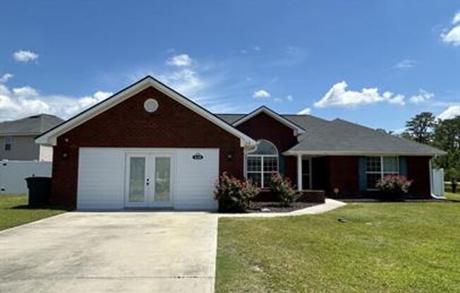 FALL MOVE-IN SPECIAL: FIRST FULL MONTH RENT FREE!**