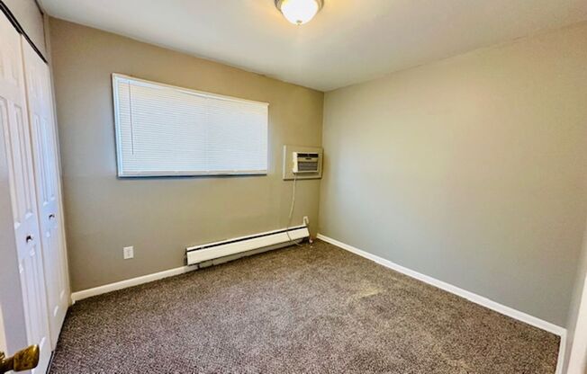 1 bed, 1 bath, 600 sqft, $800, Unit 4