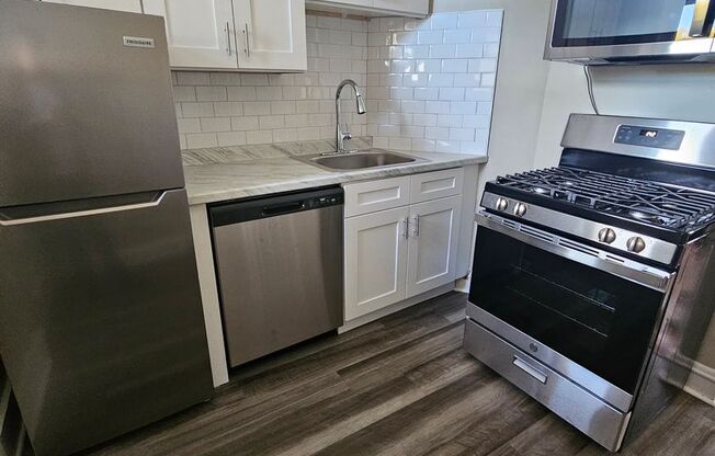 1 bed, 1 bath, $1,495, Unit B4