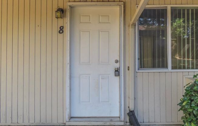 Laurel Lane Apts