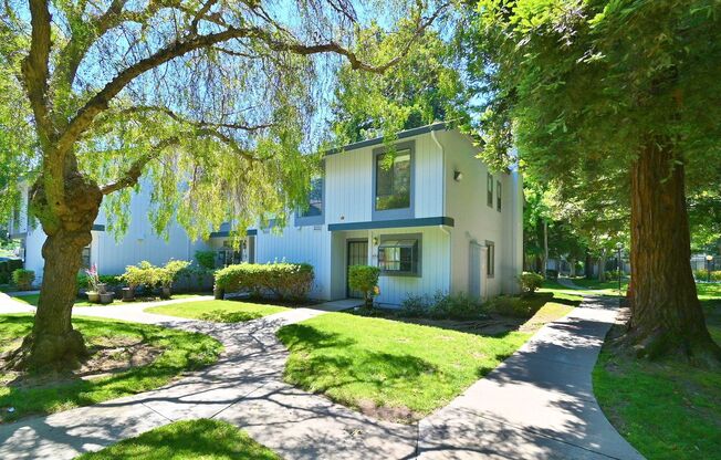 $3,580 / Bright & Spacious 3BR/ 2.5BA Town Home in Newark City