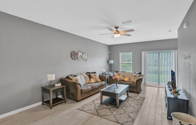 Great 3 bedroom/ 2.5 bathroom townhome just a short drive to St Augustine and beaches!