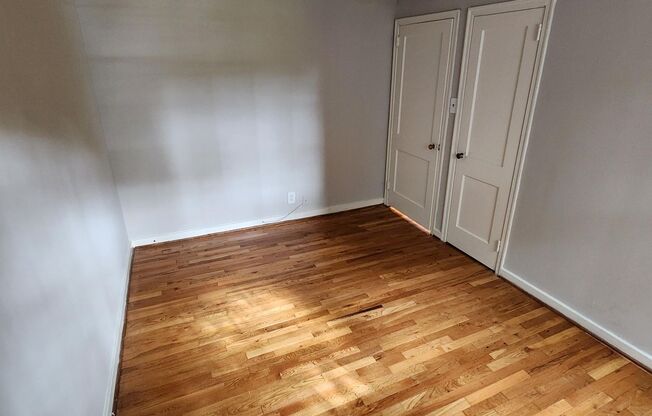 2 beds, 1 bath, 897 sqft, $2,275, Unit A-23