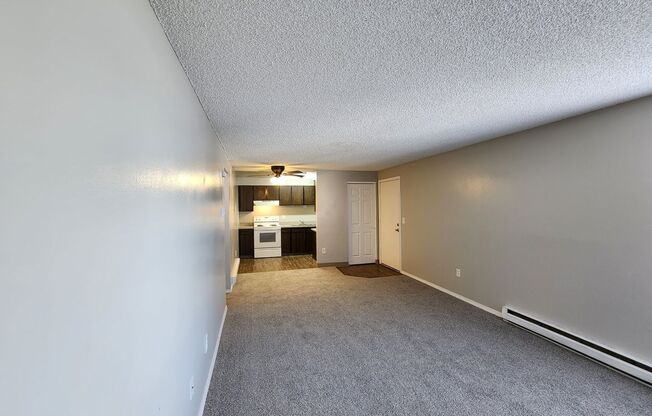 2 beds, 1 bath, 710 sqft, $1,100, Unit HH340