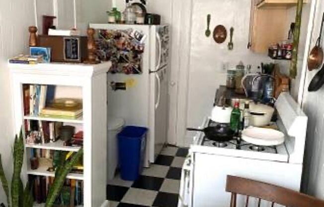 Studio, 1 bath, 500 sqft, $1,395, Unit 873-9