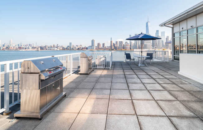 Roofdeck and Grilling Area