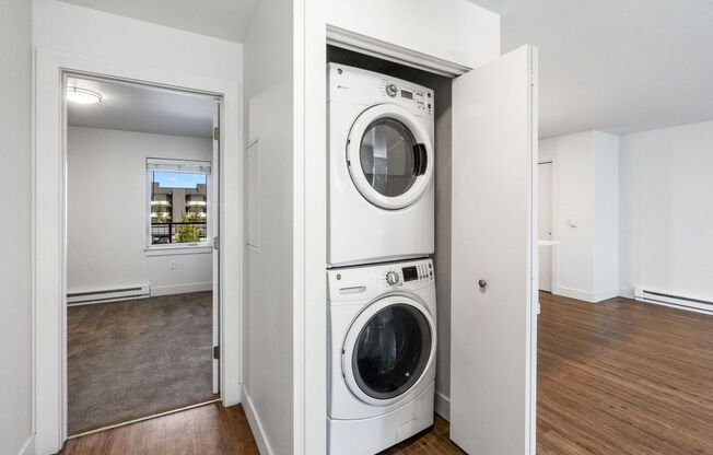 2 beds, 1 bath, 994 sqft, $1,795, Unit 3234-203