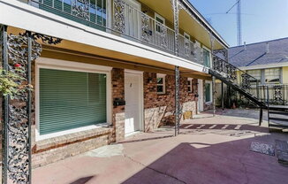 808 1/2 W MAIN ST