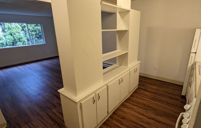 1 bed, 1 bath, 700 sqft, $1,295, Unit #28