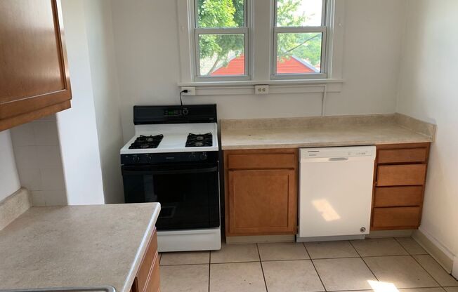 Charming Rowhouse in the Heart of Morningside!