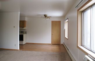 2 beds, 1 bath, 800 sqft, $800