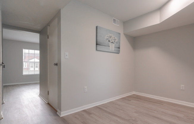 2 beds, 1 bath, 734 sqft, $1,100, Unit 3650