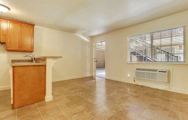 N Sutter Street - 5101