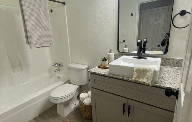 2 beds, 1 bath, 603 sqft, $1,225, Unit 130