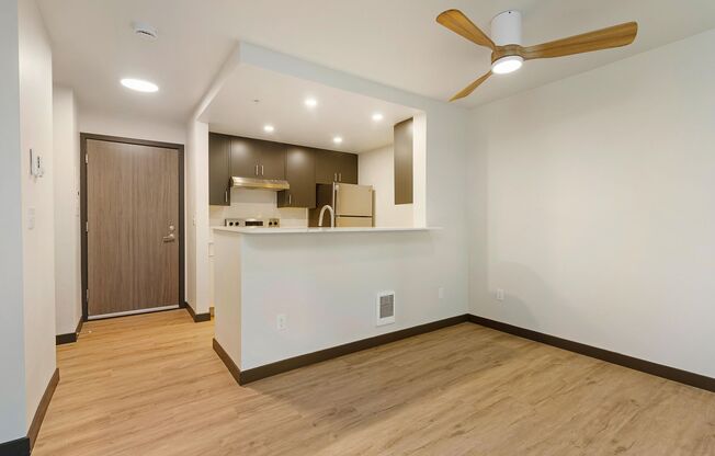 1 bed, 1 bath, 634 sqft, $2,345, Unit 215