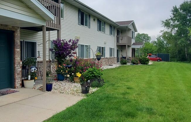 2 beds, 1 bath, 856 sqft, $1,269, Unit PL   2203