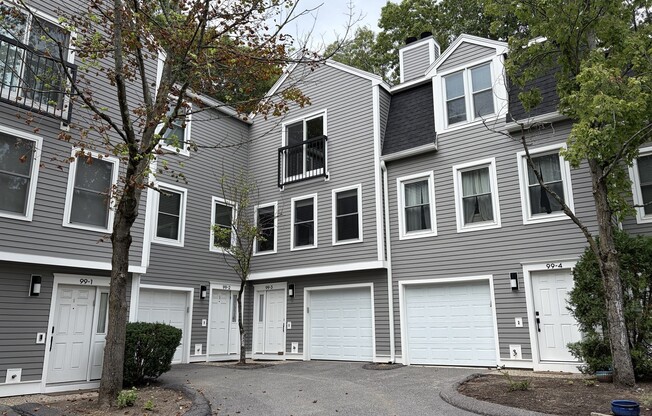 2 beds, 2.5 baths, 1,667 sqft, $3,700, Unit 3