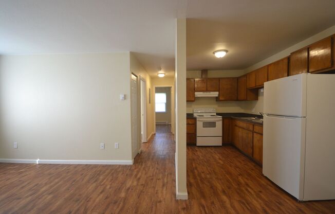 2 beds, 1 bath, 650 sqft, $695, Unit 207