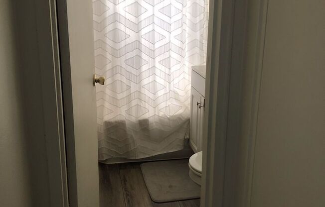 1 bed, 1 bath, $1,195, Unit 17