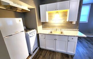 Studio, 1 bath, 450 sqft, $825, Unit Unit D