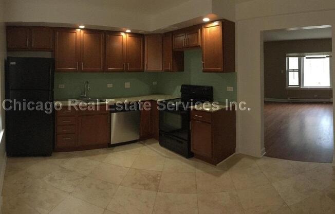 7626 N MILWAUKEE AVE