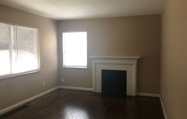 3 beds, 1 bath, $1,075