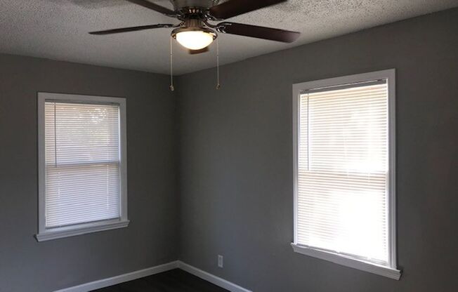 Charming 2-bedroom, 1-bath home in Fort Worth. AVAILABLE NOW!