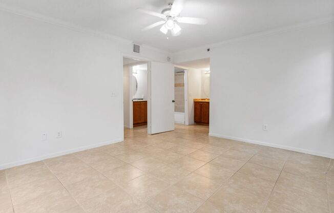 2 beds, 1 bath, 1,015 sqft, $2,050, Unit 02 - 202