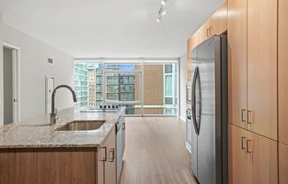 210 E ILLINOIS ST