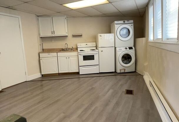 1 bed, 1 bath, 800 sqft, $595