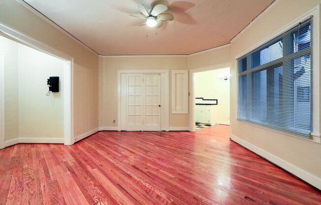 Studio, 1 bath, 425 sqft, $1,300, Unit 102