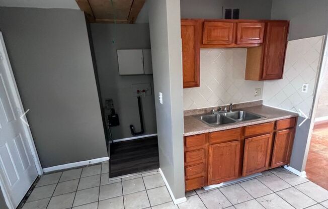 12814 ERWIN AVE
