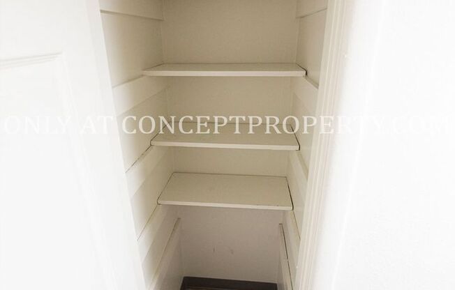 1 bed, 1 bath, 700 sqft, $1,099, Unit 18