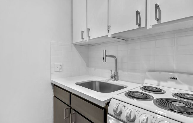 1 bed, 1 bath, 425 sqft, $1,450, Unit 6