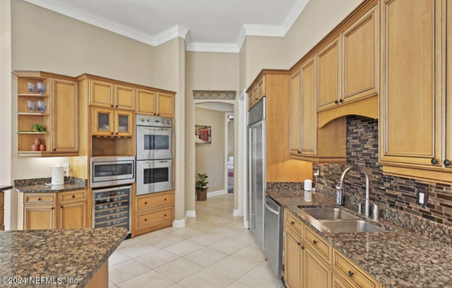 Stunning 3/3 in coveted World Golf Village